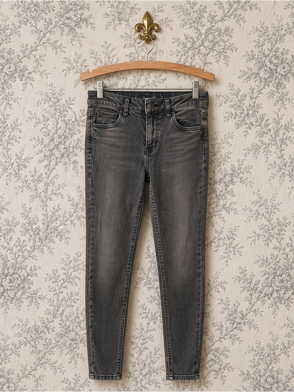 American Eagle gray super stretch skinny jegging 2